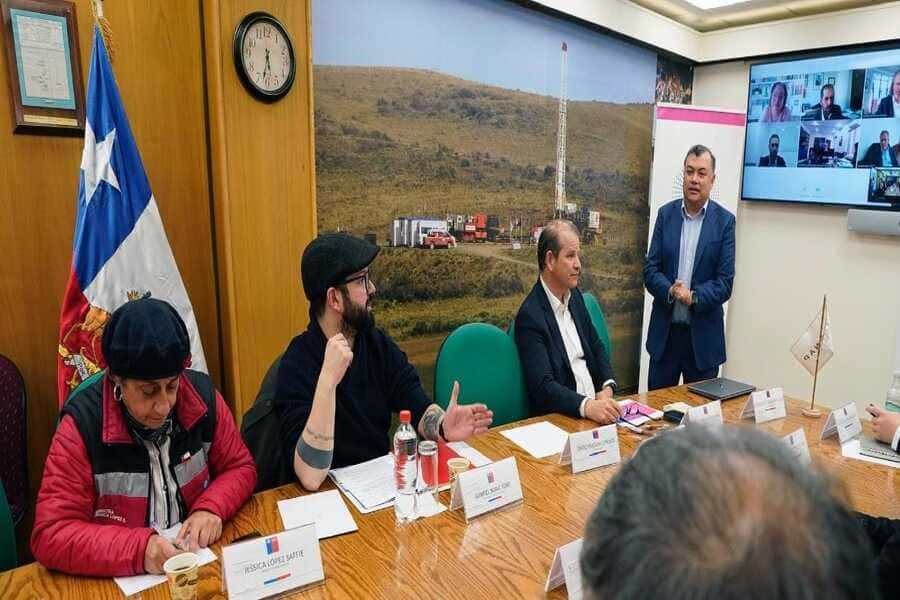 El presidente Gabriel Boric visita Enap para revisar los avances en hidrógeno verde.